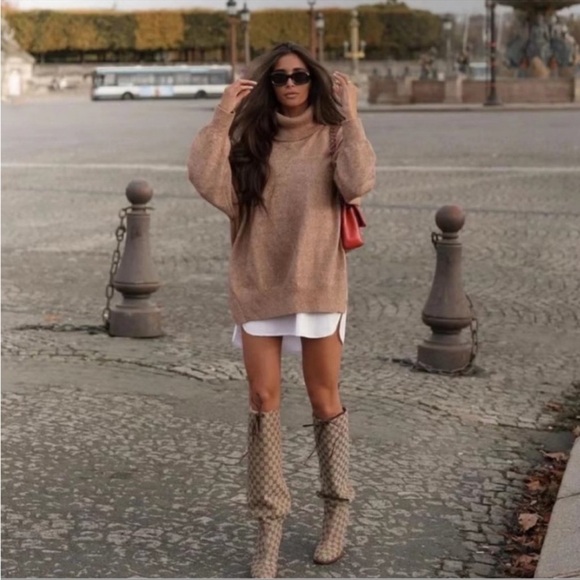 Gucci Lisa GG Supreme Canvas Mid-Heel Boots - Picture 4 of 15